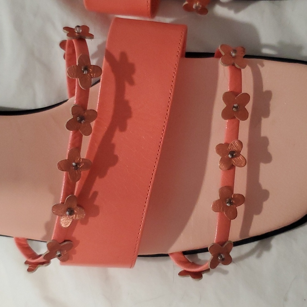 Shoes - Picture 4 of 4